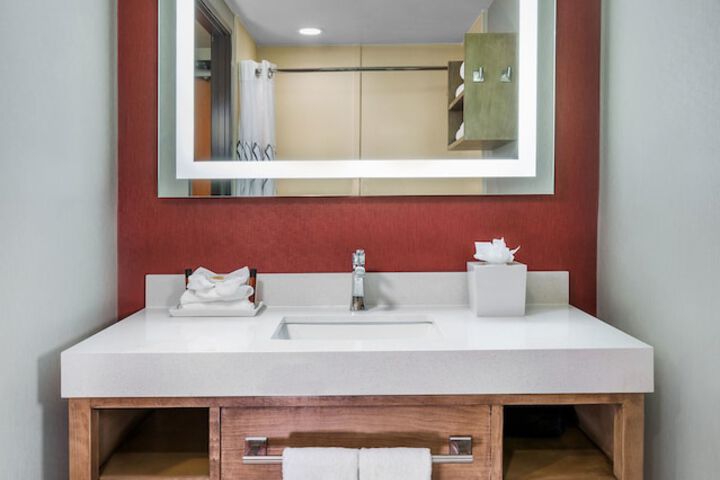 Bathroom sink