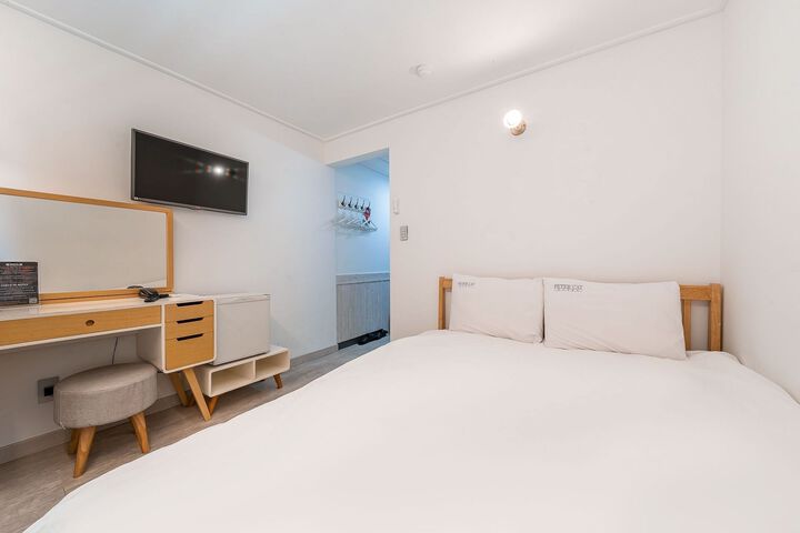 Room 84 of 198