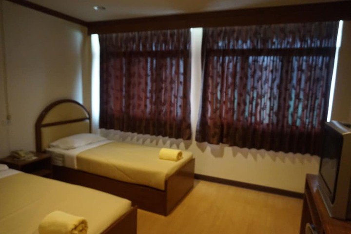 Room 11 of 29