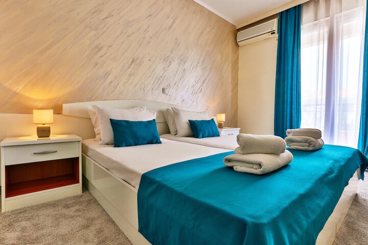 Room 4 of 19