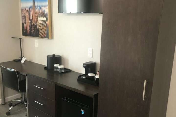 Room 11 of 35