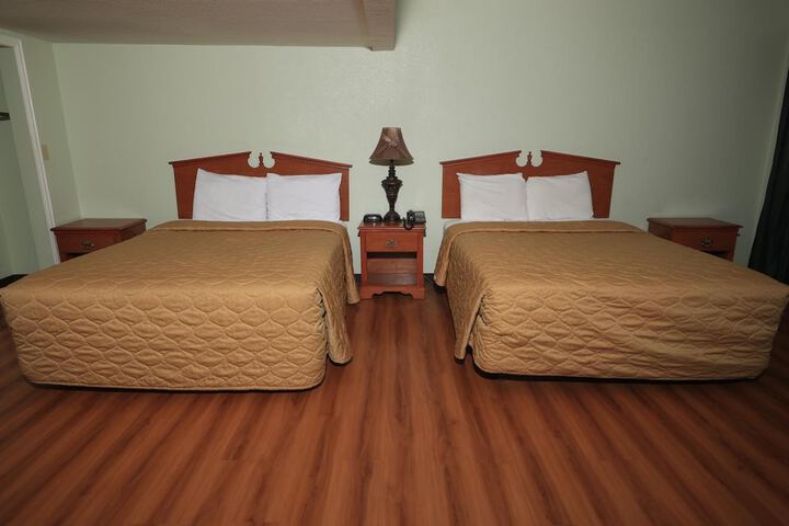 Room 18 of 28