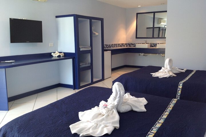 Room 3 of 33