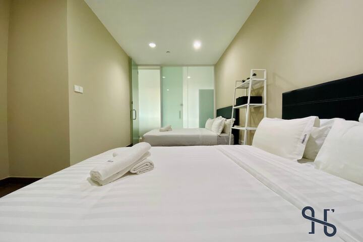 Room 3 of 326