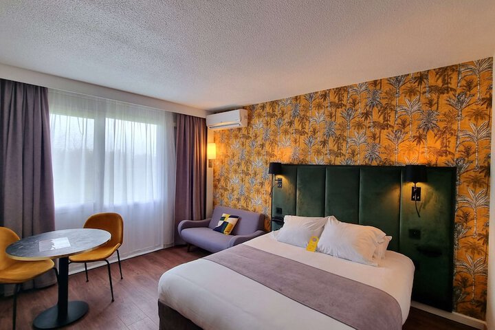 Room 13 of 79