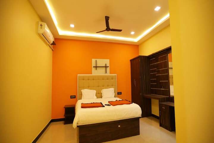 Room 9 of 41