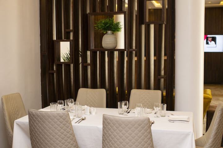 Dining 38 of 62
