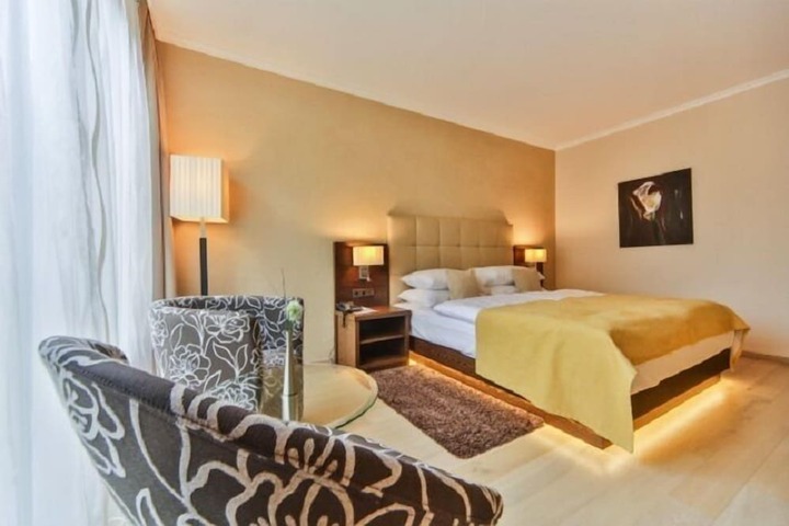 Room 6 of 59