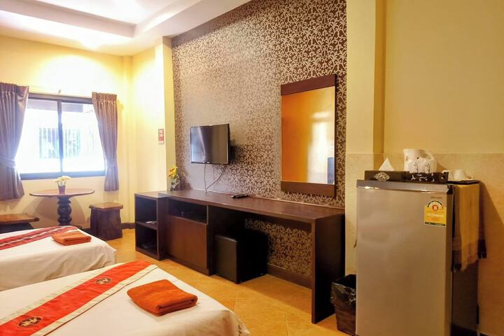 Room 2 of 39