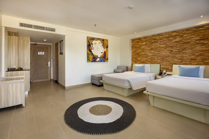Room 8 of 76