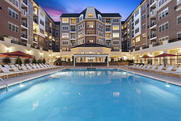 Pool 21 of 31