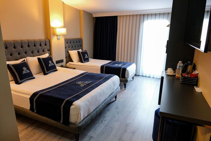 Room 28 of 46