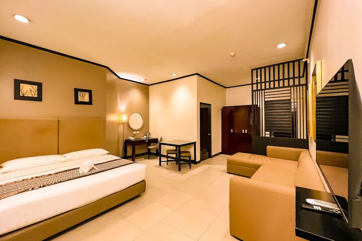 Room 17 of 49