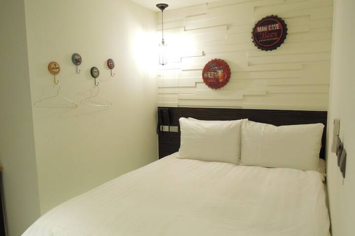 Room 4 of 37