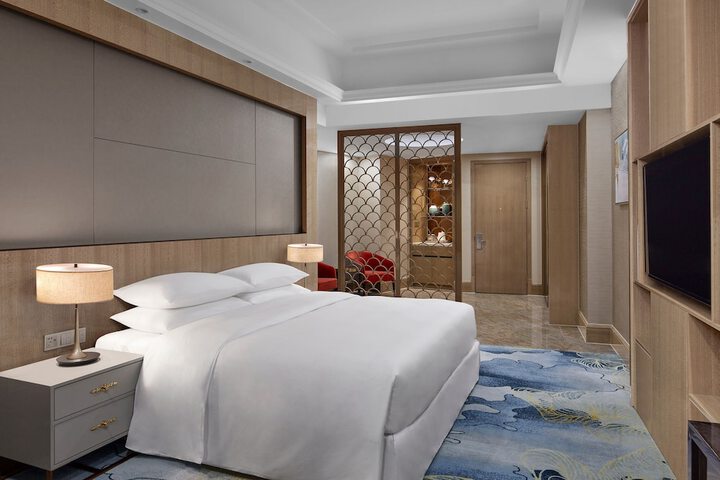 Room 18 of 79