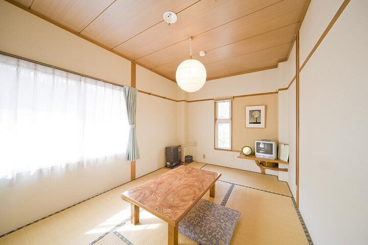 Room 17 of 64