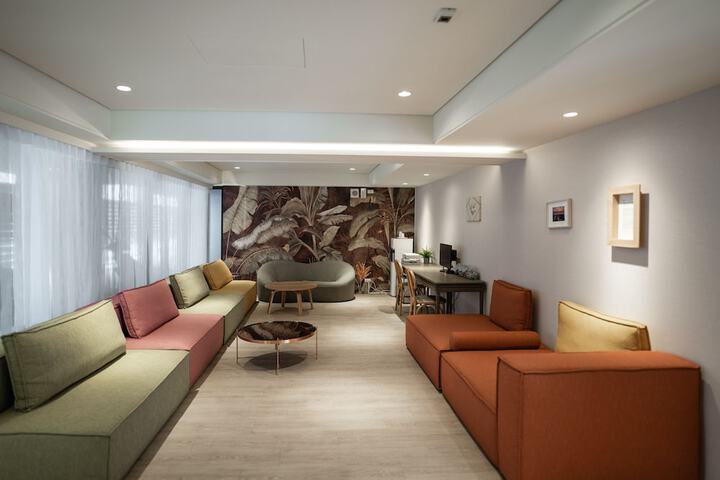 Business Center 42 of 43