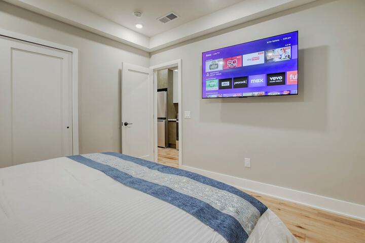 Room 6 of 62
