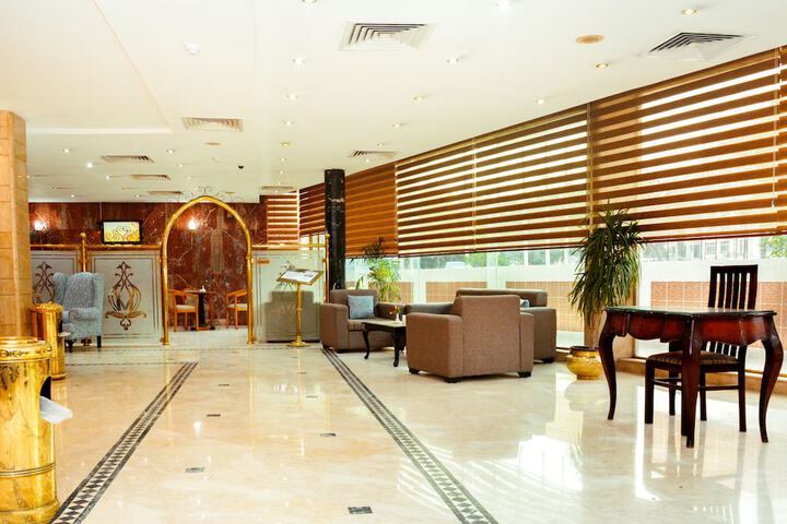 Entrance & Lobby