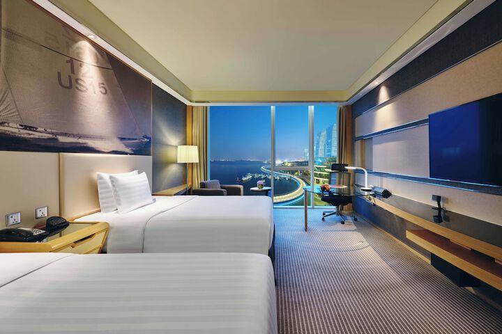 Room 4 of 130