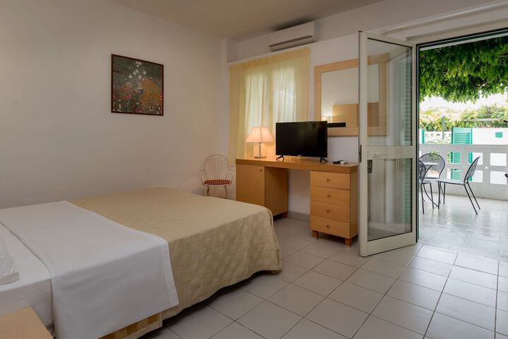 Room 14 of 79