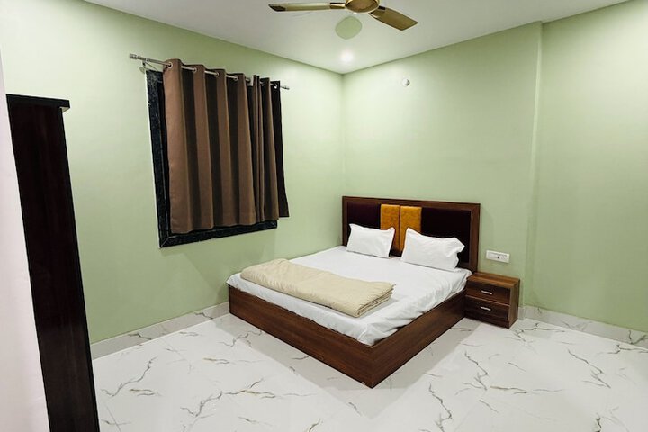 Room 2 of 13