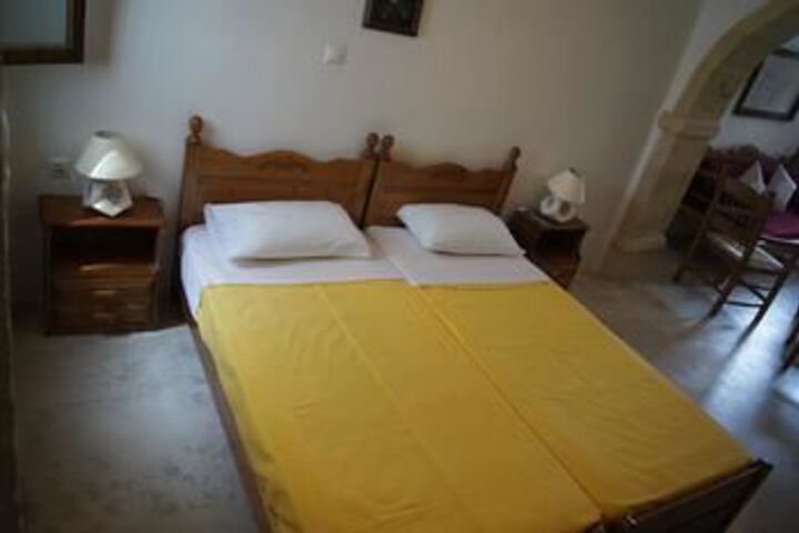 Room 3 of 37