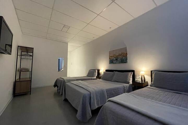Room 4 of 31
