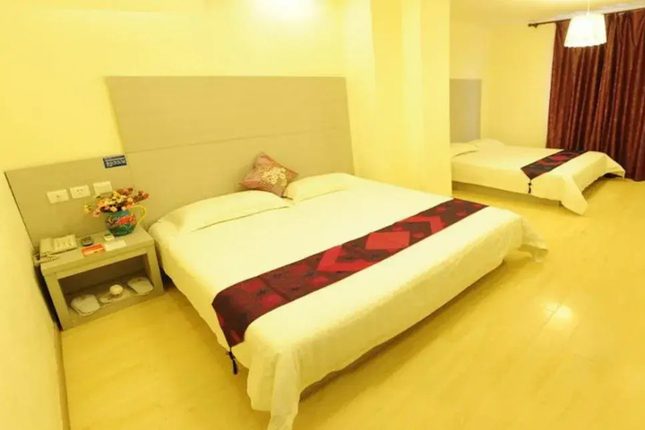 Room 5 of 32