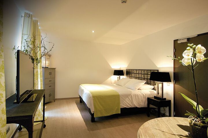 Room 3 of 43