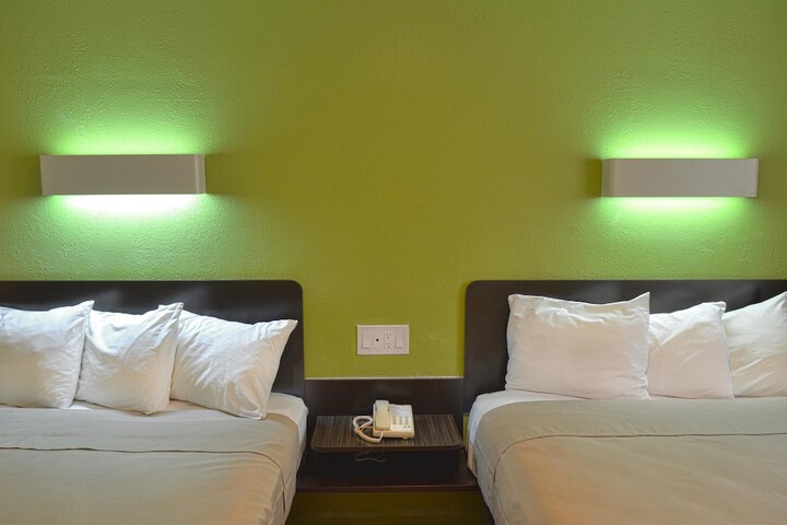 1 Queen Bed (19 of 19)