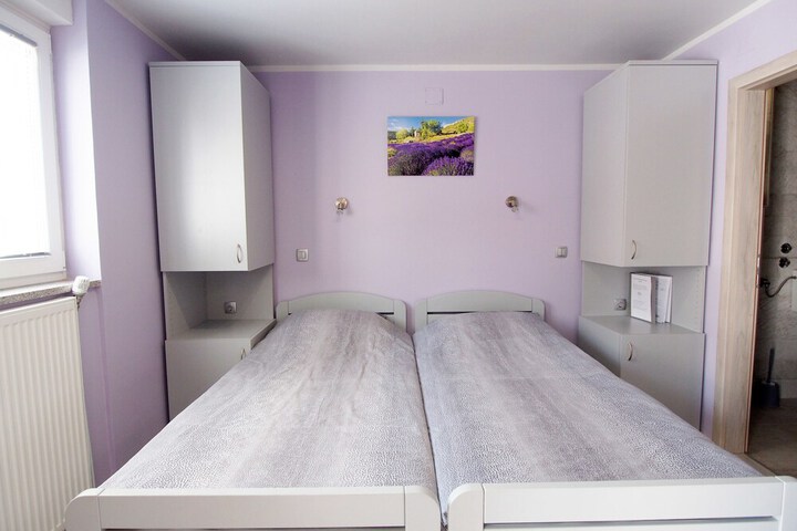 Room 4 of 16