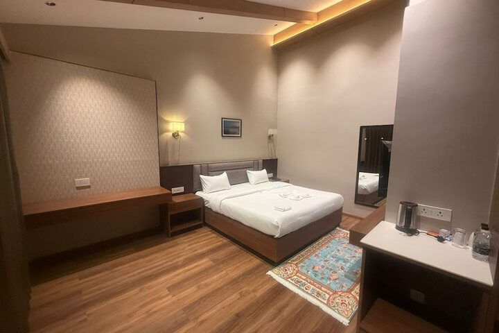 Room 5 of 31