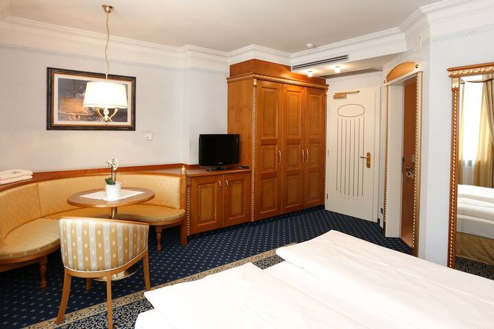 Room 6 of 54