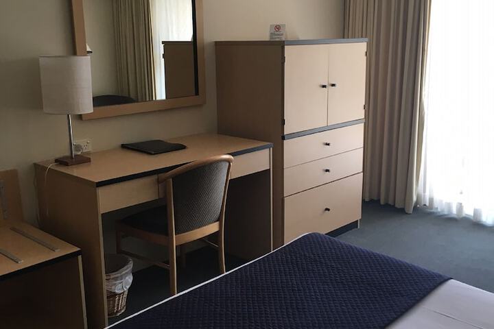Room 12 of 34