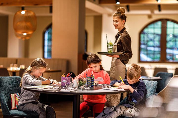 Dining 15 of 41