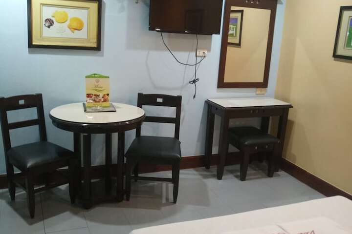 Room 17 of 30