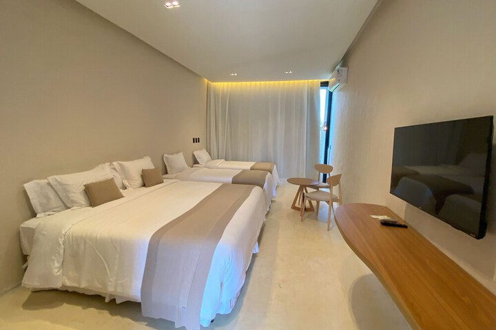 Room 21 of 68