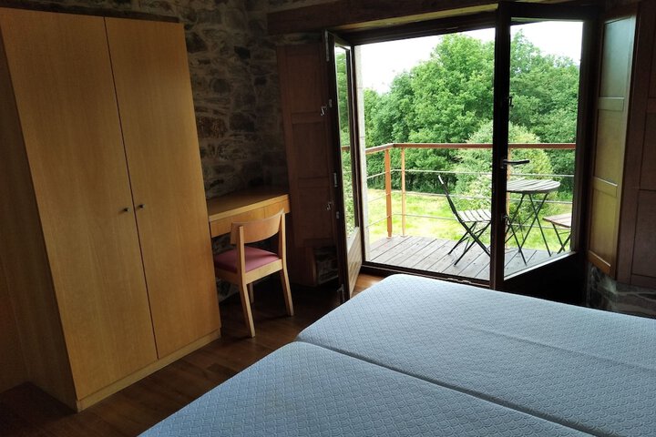 Room 27 of 77