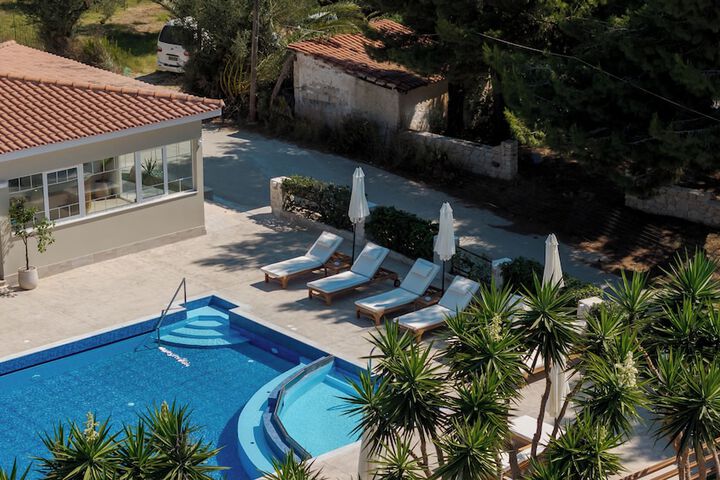 Pool 53 of 67