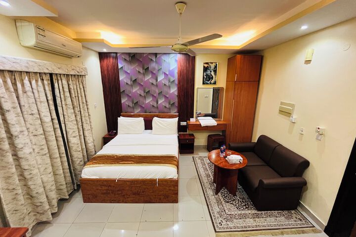 Room 16 of 21