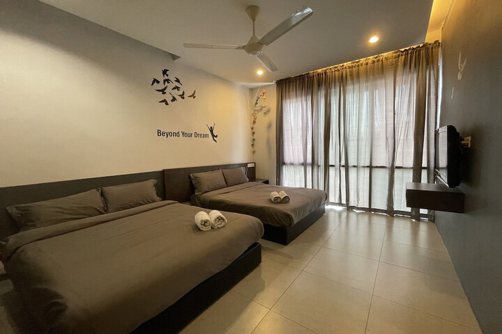 Room 7 of 24