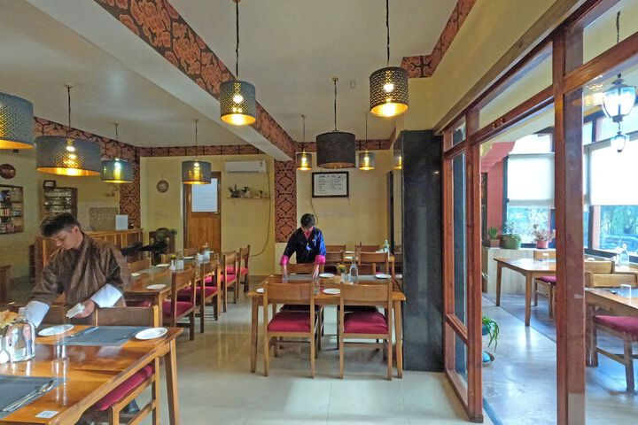 Dining 46 of 57