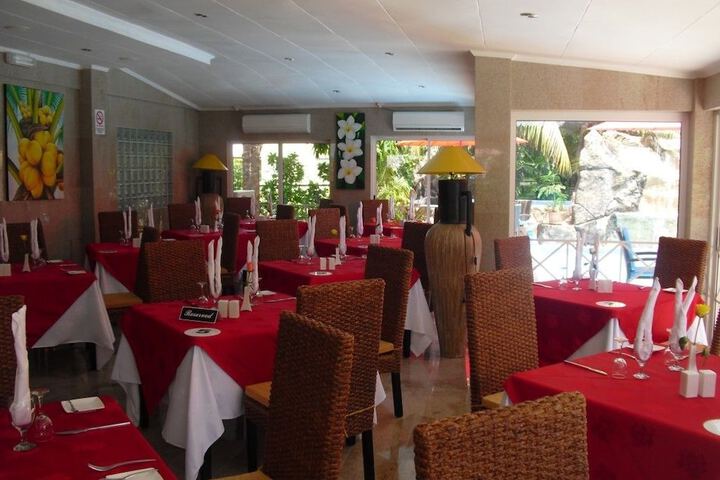 Dining 37 of 98