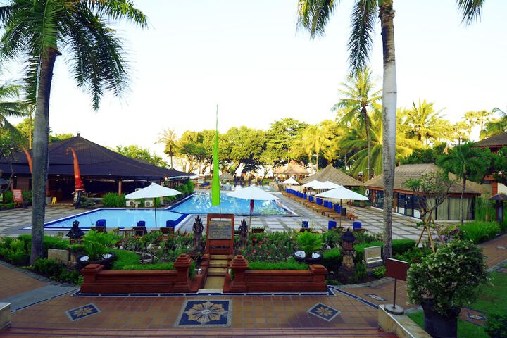 Pool Hotel