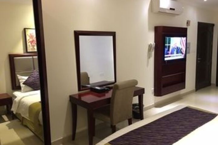 Room 11 of 29