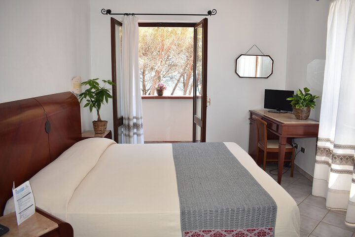 Room 4 of 36