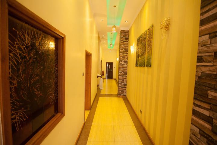 Ballroom/Hall 61 of 71