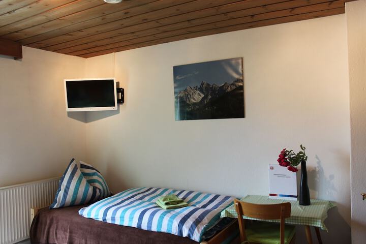 Room 7 of 26