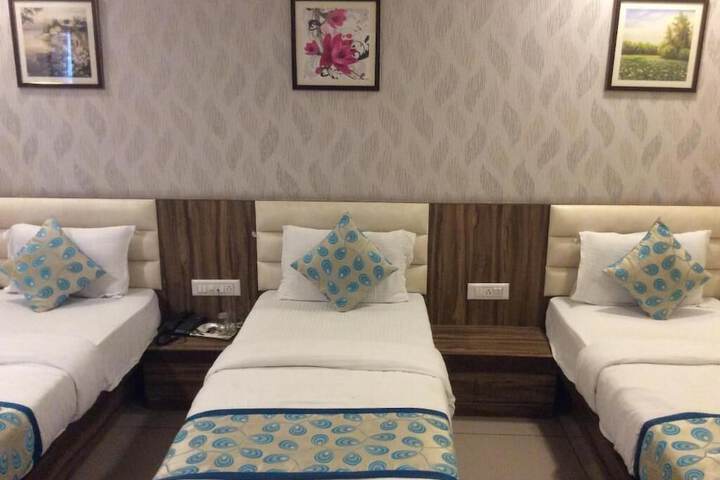 Room 6 of 14